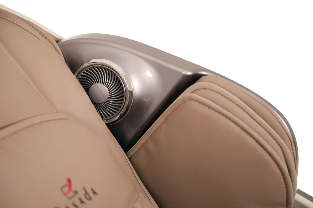Масажне крісло Casada SkyLiner II Creme/Braun